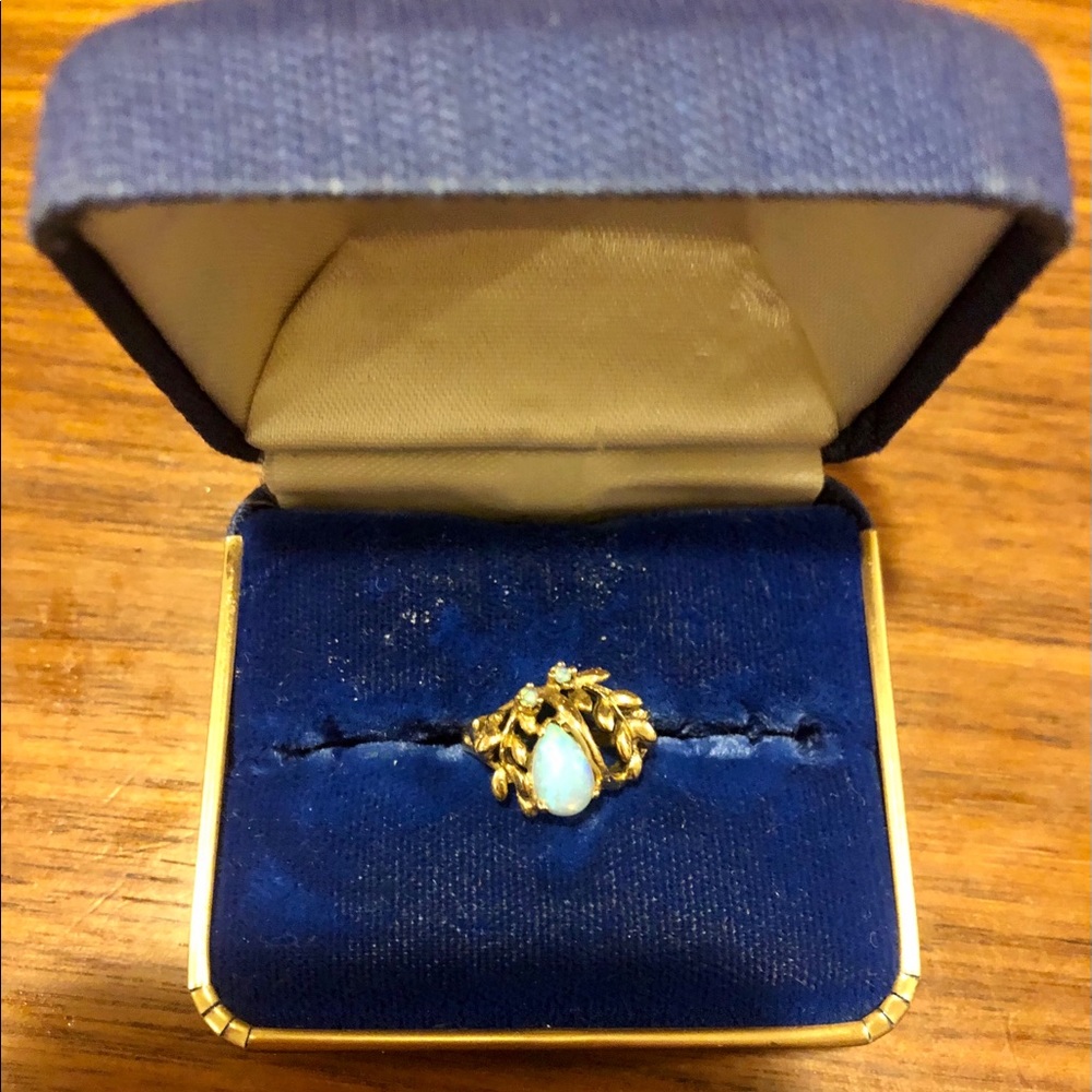 Vintage opal and gold pinky ring